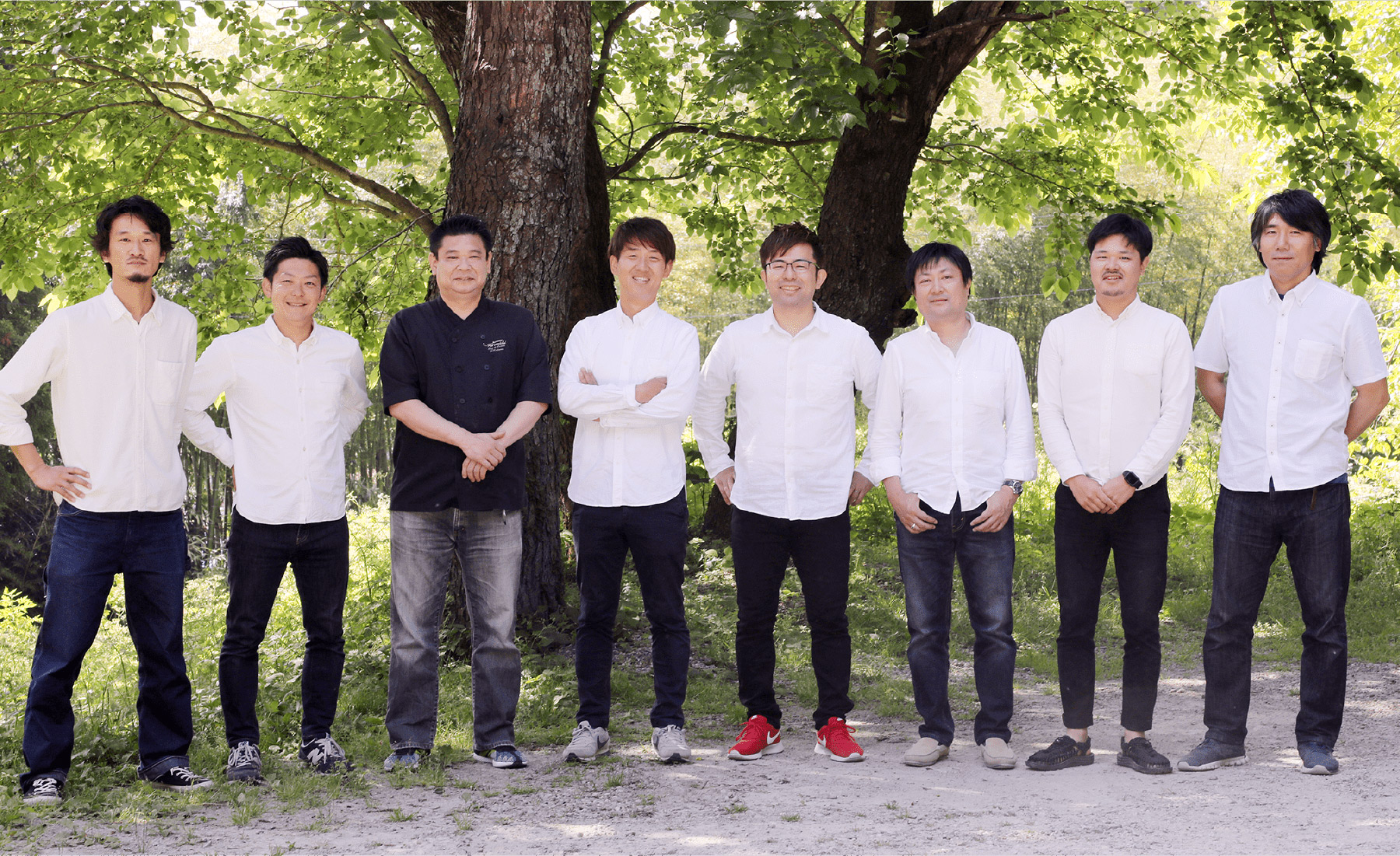 会社のメンバーと集合写真