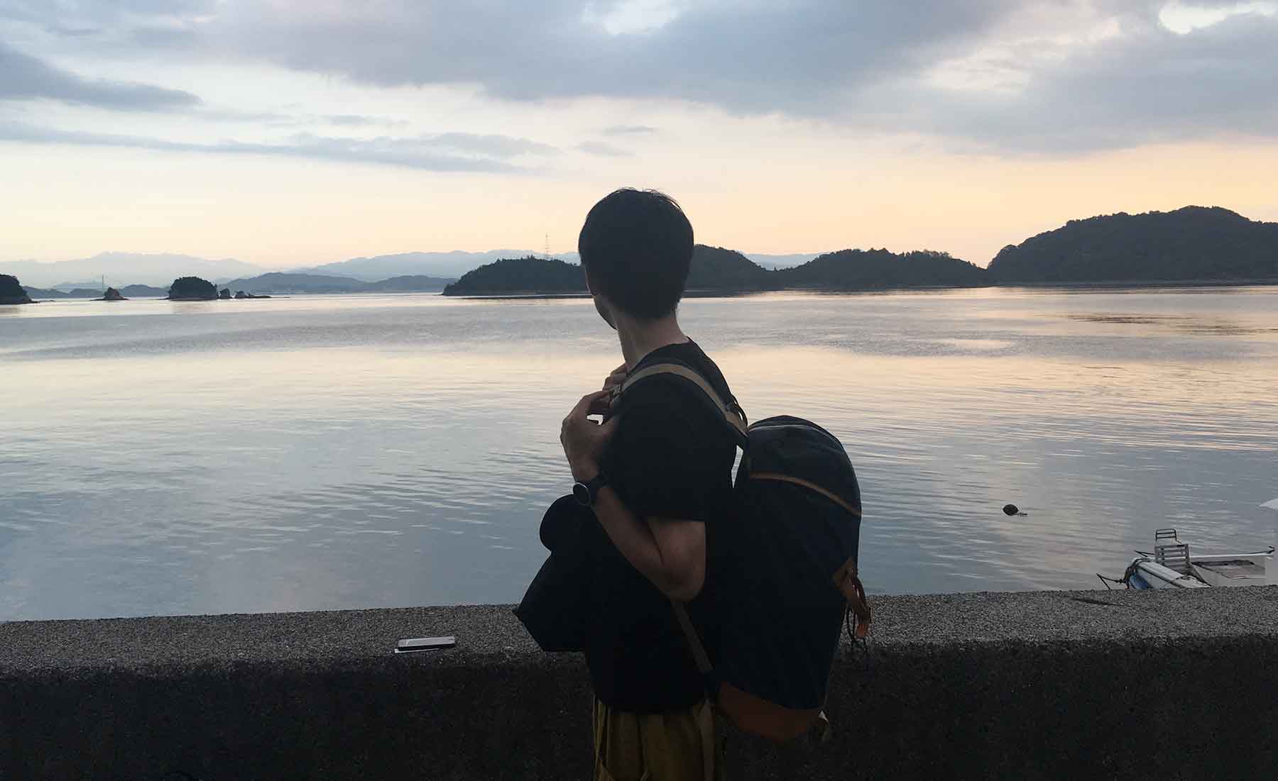 松山の海を眺める武田さん
