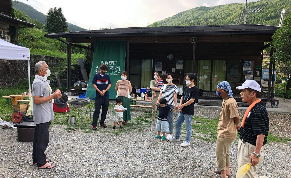 地域の人たちによる歓迎会の様子