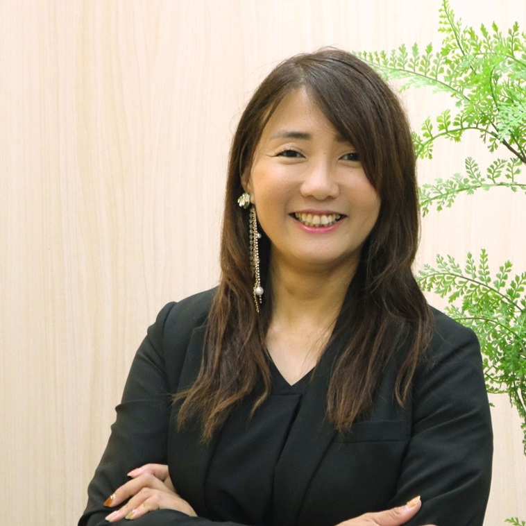 九鬼 麻衣 氏