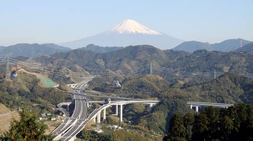 新東名高速道路の開通